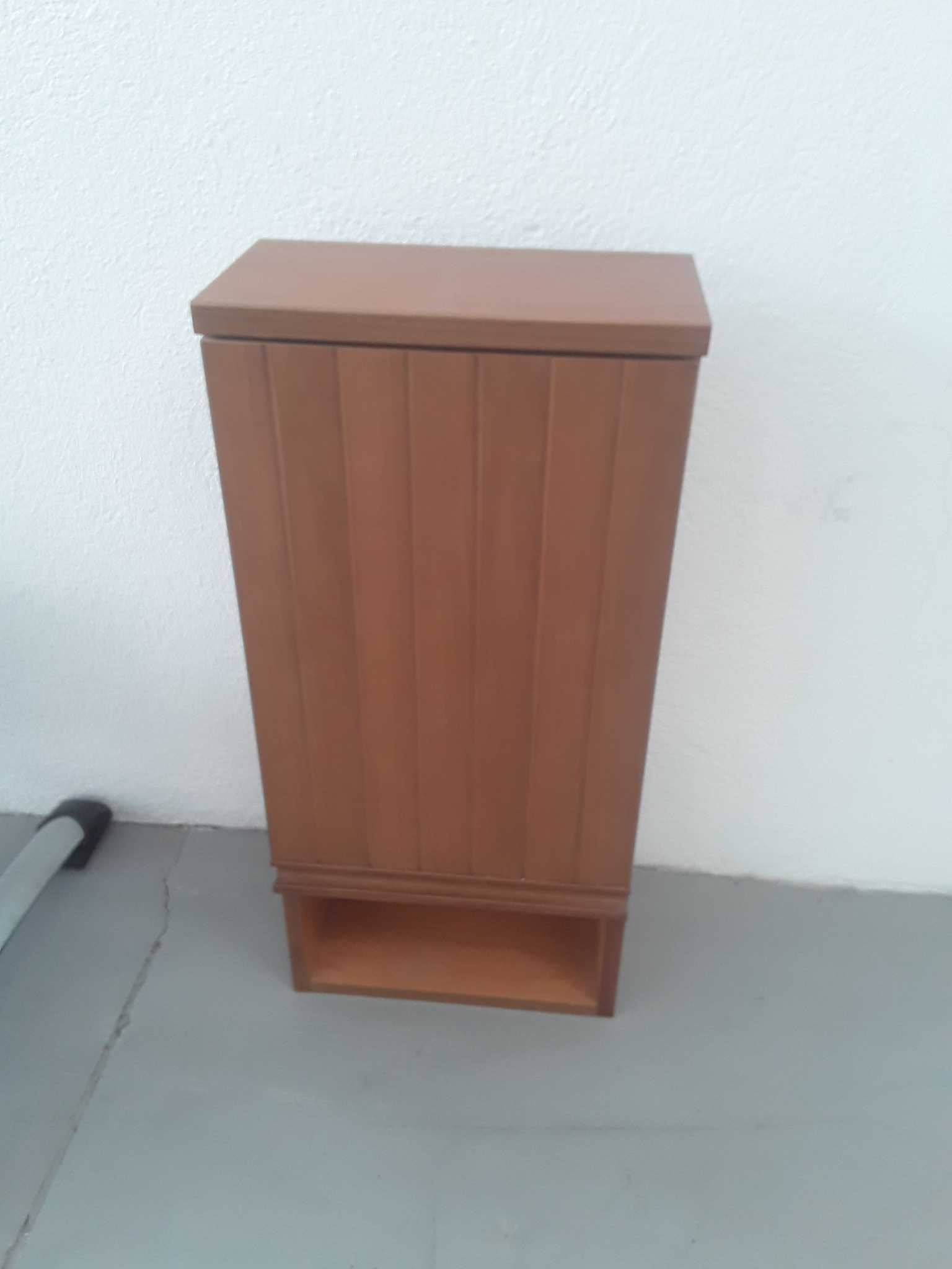 Mobile bagno da appendere 