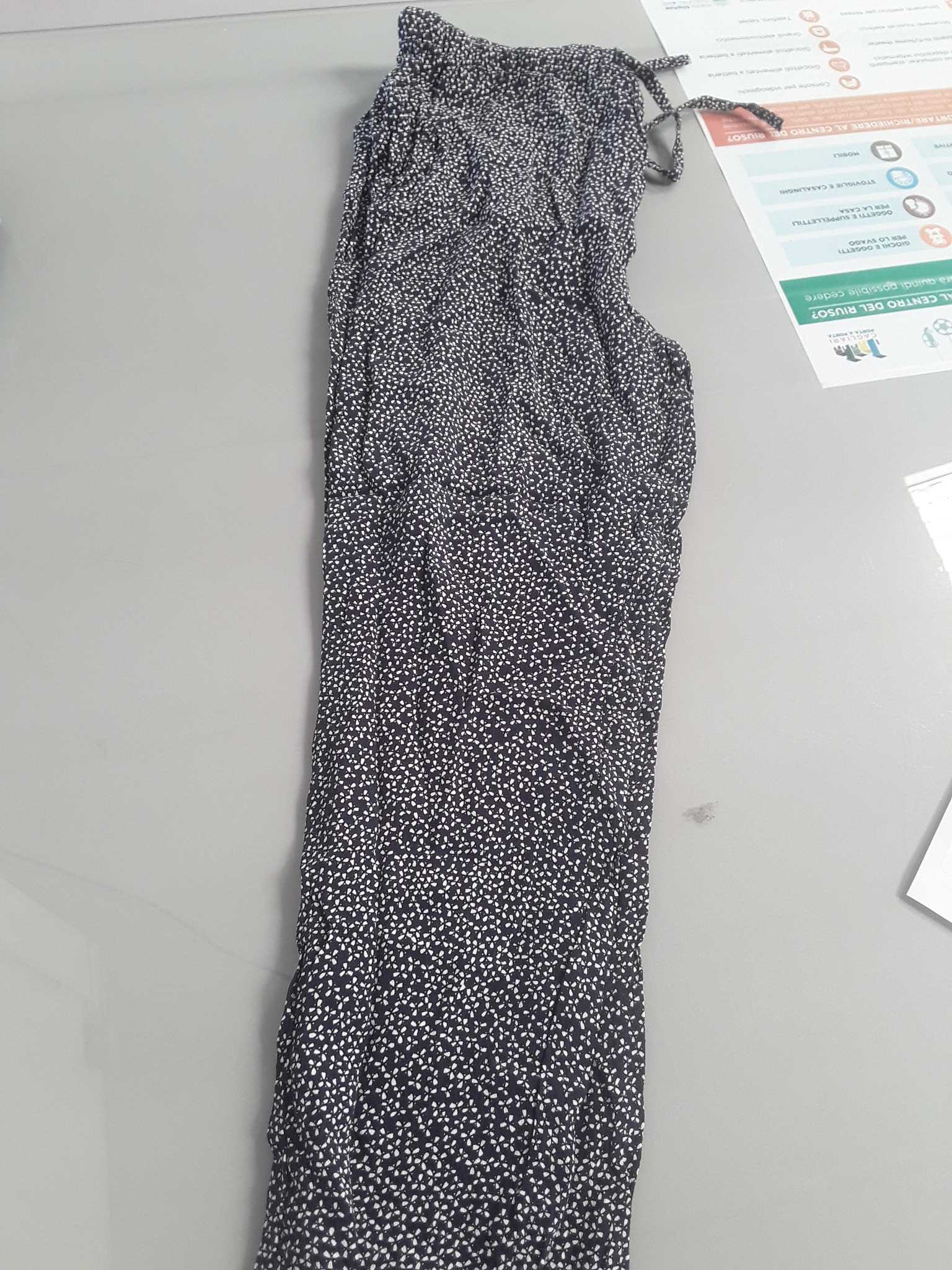 Pantaloni tg XS bambina 