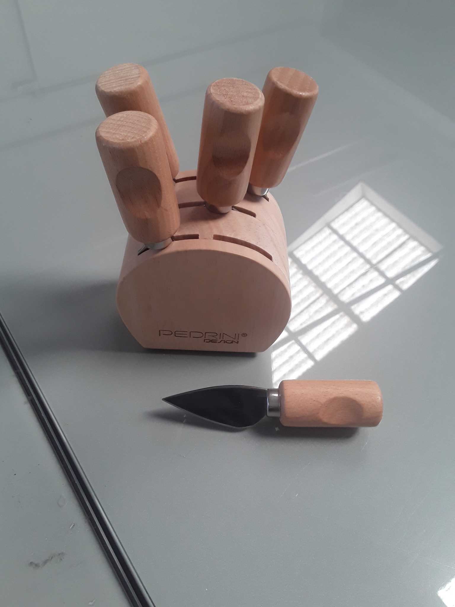 set coltelli per formaggio