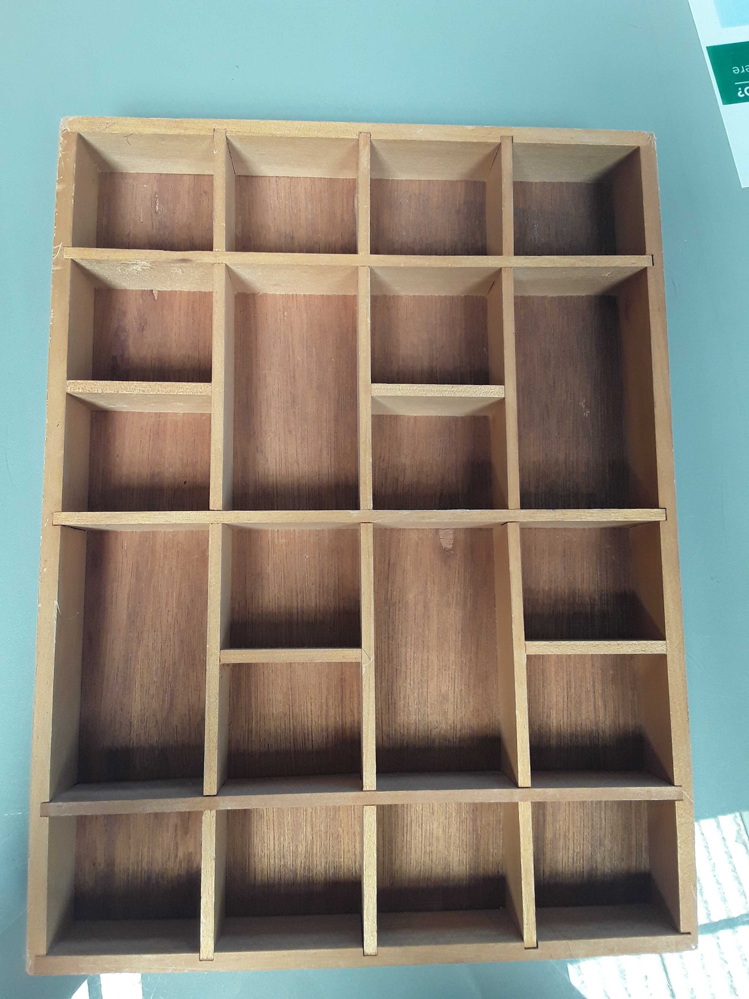 bacheca in legno