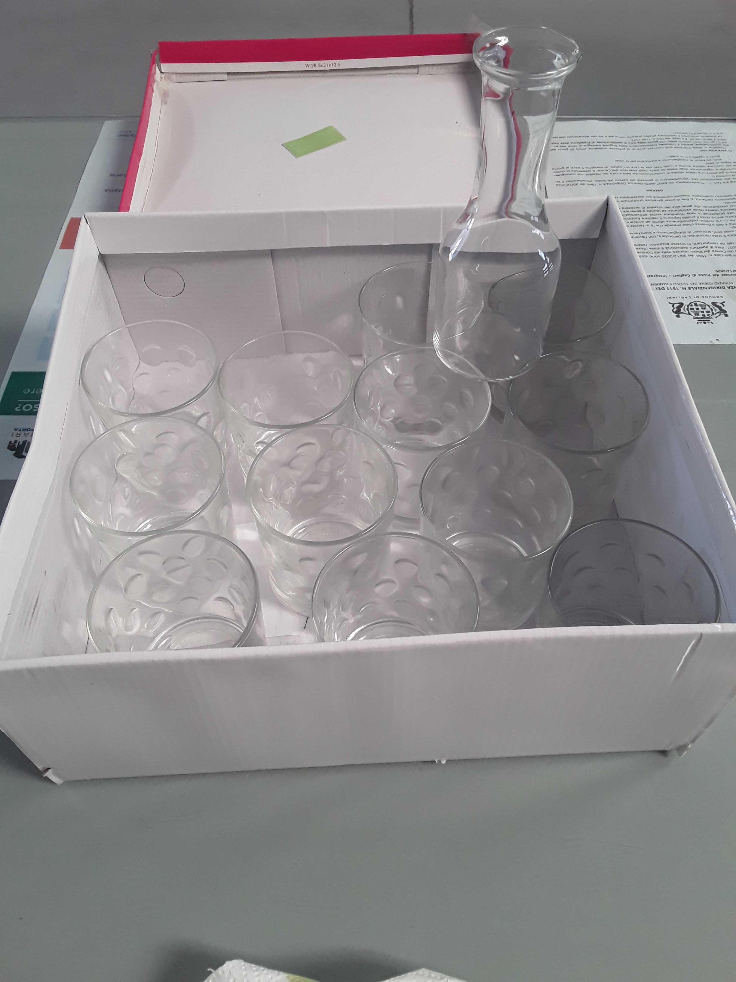 Bicchieri con caraffina