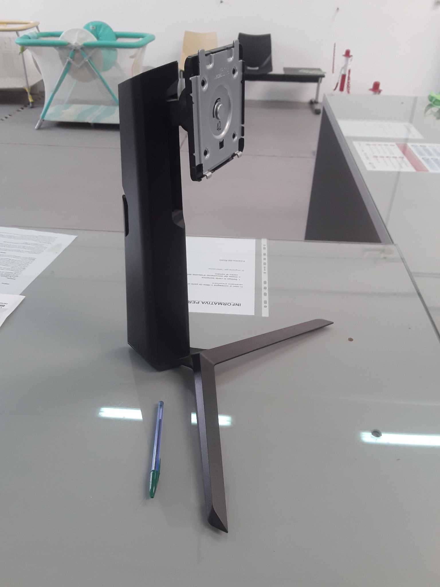 Supporto monitor